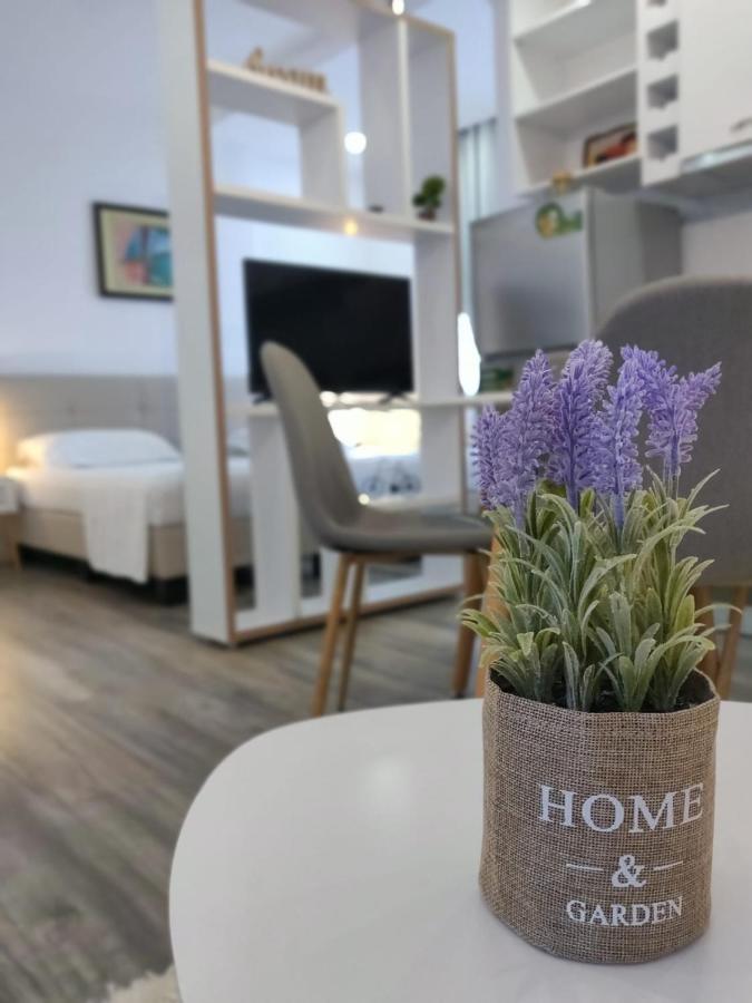 דורס E&A Apartments Guesthouse מראה חיצוני תמונה